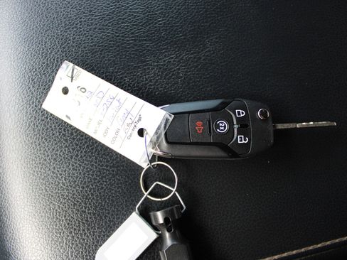 Used 2022 Ford F250 Lariat w/ Lariat Value Package image 32