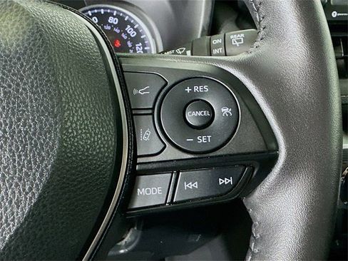 Used 2020 Toyota RAV4 XLE image 9