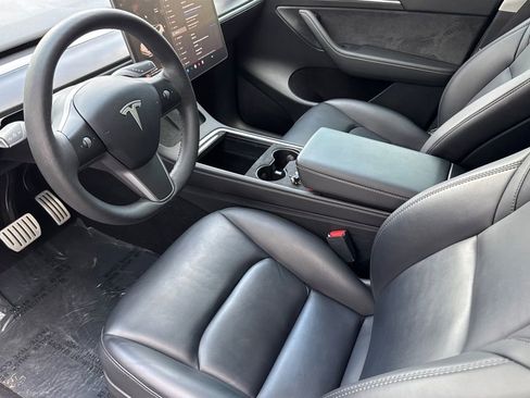 Used 2023 Tesla Model Y Performance AWD/4WD image 9
