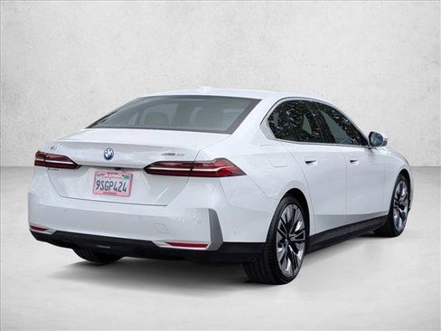 Used 2024 BMW i5 eDrive40i w/ Convenience Package RWD image 5