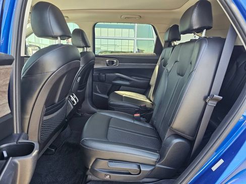 Used 2021 Kia Sorento EX w/ Panoramic Sunroof Package AWD/4WD image 12