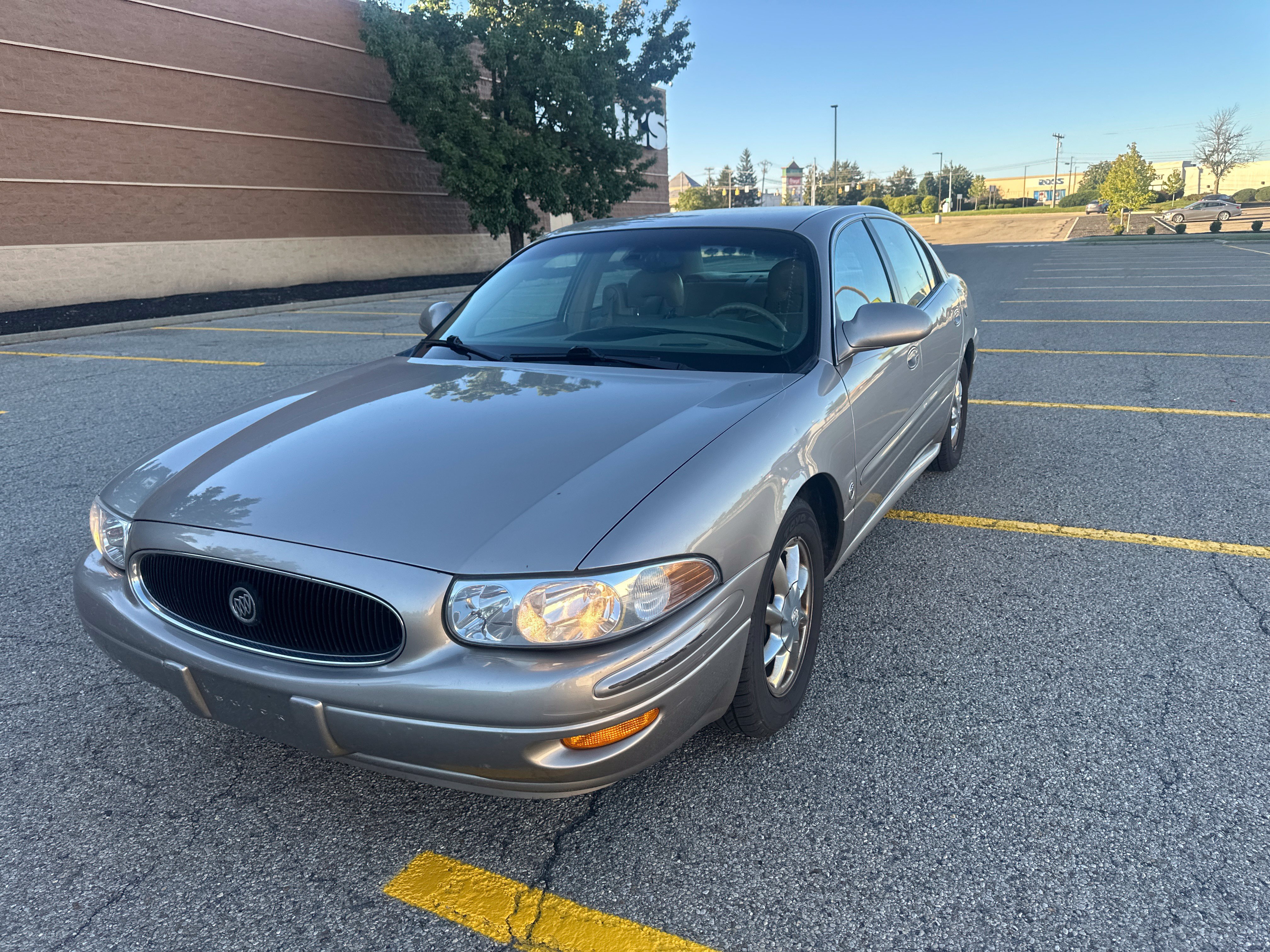 Used 2003 Buick Le Sabre Limited w/ Celebration Edition Package FWD image 8