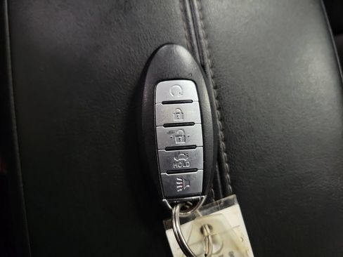 Used 2025 Nissan Sentra SV FWD image 16