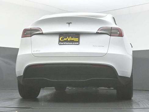 Used 2023 Tesla Model Y Long Range AWD/4WD image 40