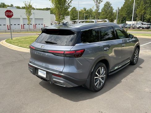 Used 2023 INFINITI QX60 Sensory w/ Vision Package AWD/4WD image 10