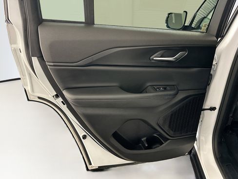 Used 2023 Jeep Grand Cherokee Altitude image 26