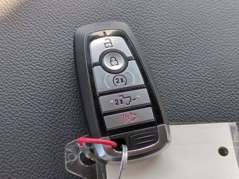 Used 2024 Ford F250 Lariat w/ Chrome Package image 29