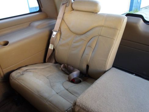 Used 2000 GMC Yukon SLT w/ SLT Marketing Opt Pkg AWD/4WD image 7