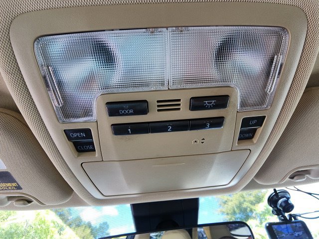 Used 2017 Toyota Highlander XLE w/ Carpet Mat Package FWD image 32