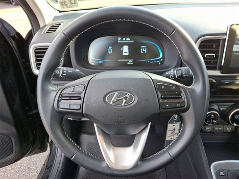 Used 2023 Hyundai Venue SEL image 20
