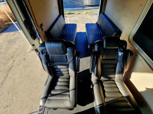 Used 2019 Mercedes-Benz Sprinter 2500 w/ Premium Plus Package image 18