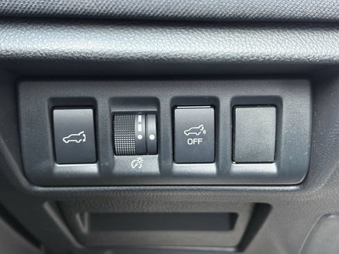 Used 2025 Subaru Outback Premium AWD/4WD image 18