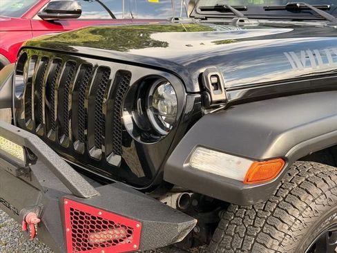 Used 2023 Jeep Wrangler Sport AWD/4WD image 5