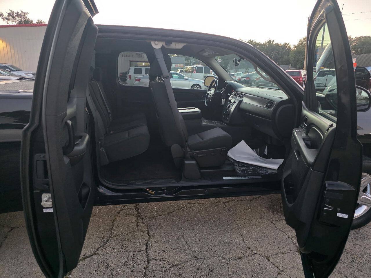 Used 2012 GMC Sierra 1500 SLE w/ All-Terrain Package AWD/4WD image 7