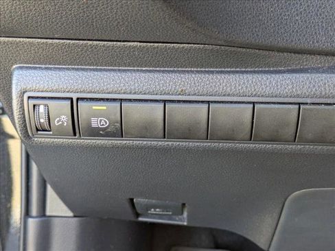 Used 2020 Toyota Corolla LE image 11
