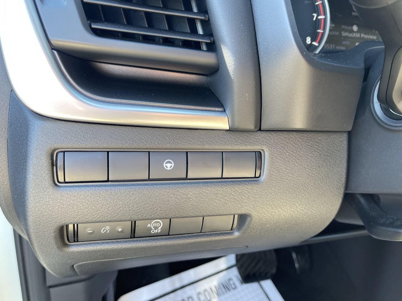 Used 2023 Nissan Rogue SV AWD/4WD image 17