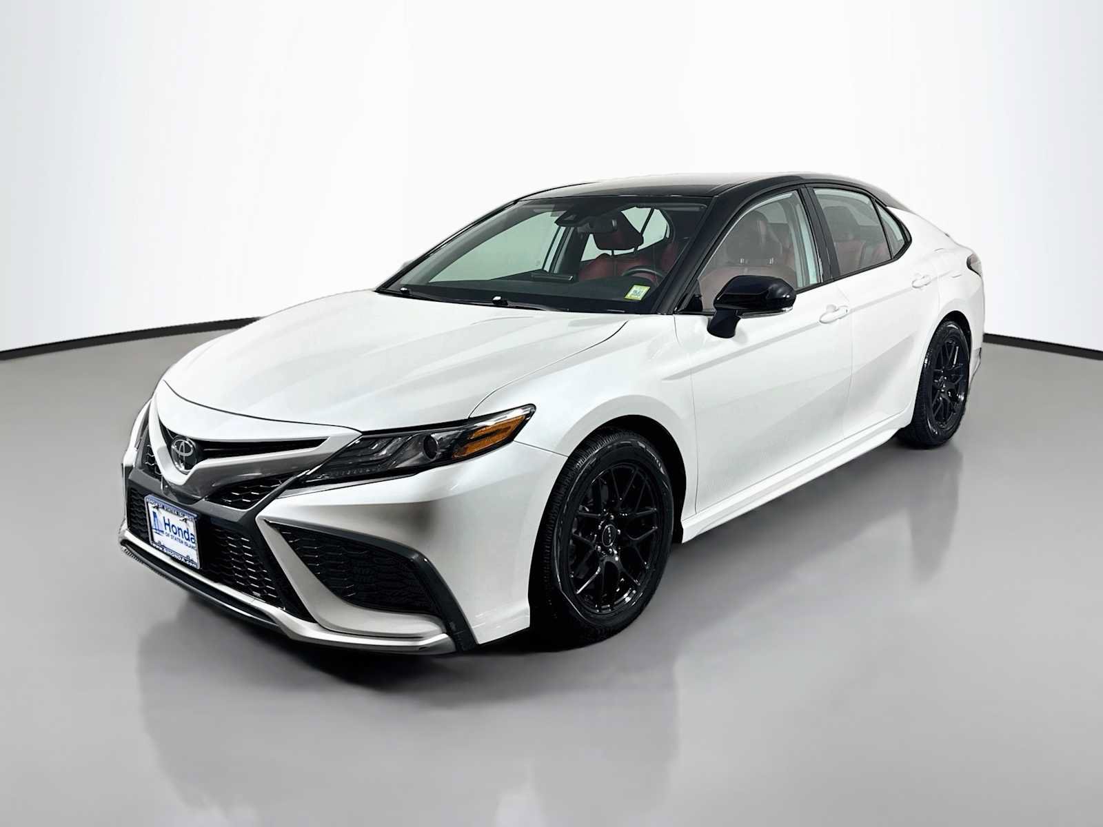 Used 2023 Toyota Camry XSE w/ Cold Weather Package AWD/4WD image 1