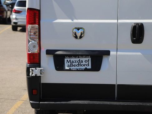 Used 2024 RAM ProMaster 2500 w/ Convenience Group FWD image 9