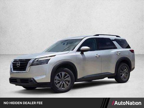 Used 2025 Nissan Pathfinder SV FWD image 1