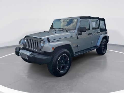 Used 2015 Jeep Wrangler Unlimited Sahara w/ Dual Top Group image 7
