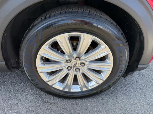 Used 2020 Ford Explorer Limited RWD image 48