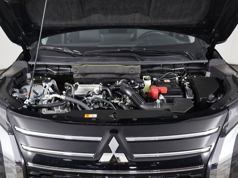 New 2026 Mitsubishi Outlander ES image 18