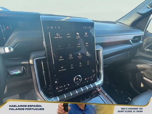 Used 2025 GMC Yukon XL Denali AWD/4WD image 21