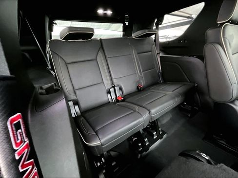 Used 2022 GMC Yukon SLT w/ SLT Premium Package image 37