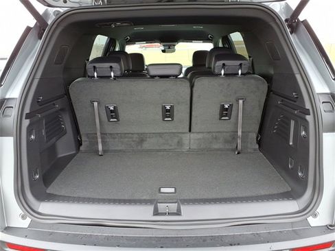 New 2026 Chevrolet Traverse LT w/ Driver Confidence Package image 25