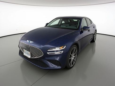 Used 2025 Genesis G70 2.5T image 3