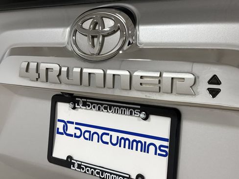 Used 2020 Toyota 4Runner Limited AWD/4WD image 27