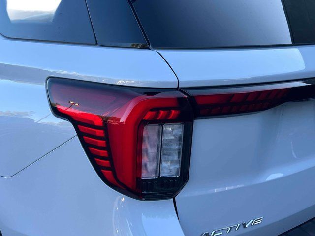 Used 2026 Ford Explorer Active AWD/4WD image 11