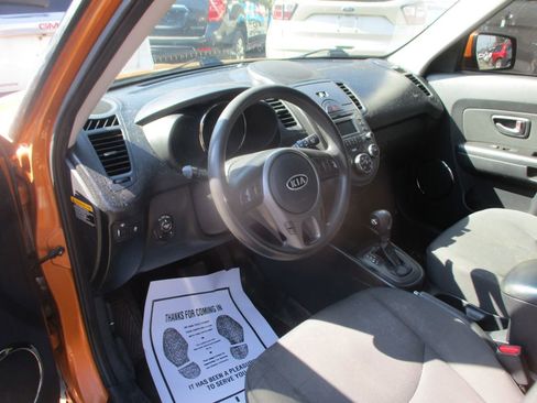 Used 2011 Kia Soul + w/ Audio Pkg image 9