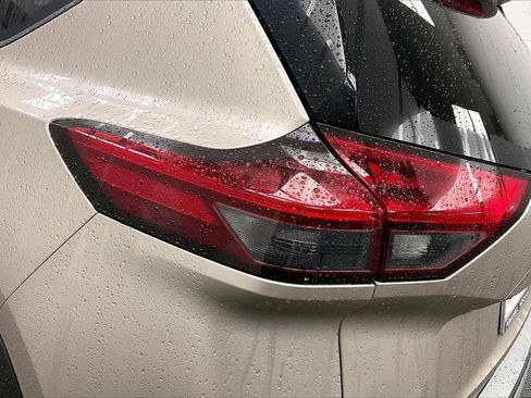 Certified 2021 Nissan Rogue Platinum image 27