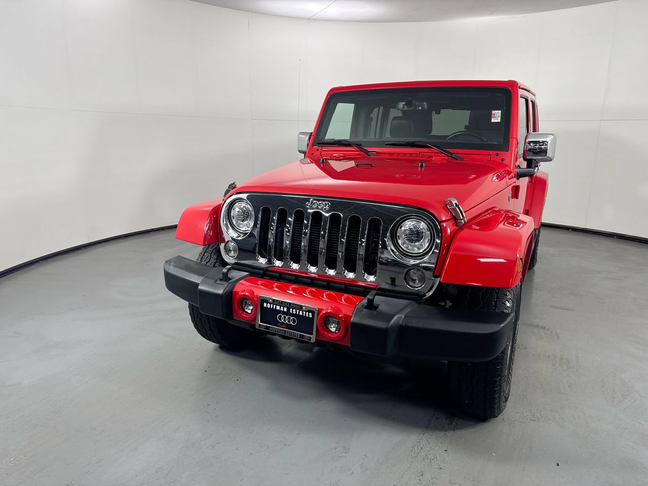 Used 2017 Jeep Wrangler Unlimited Sahara w/ Connectivity Group AWD/4WD image 3