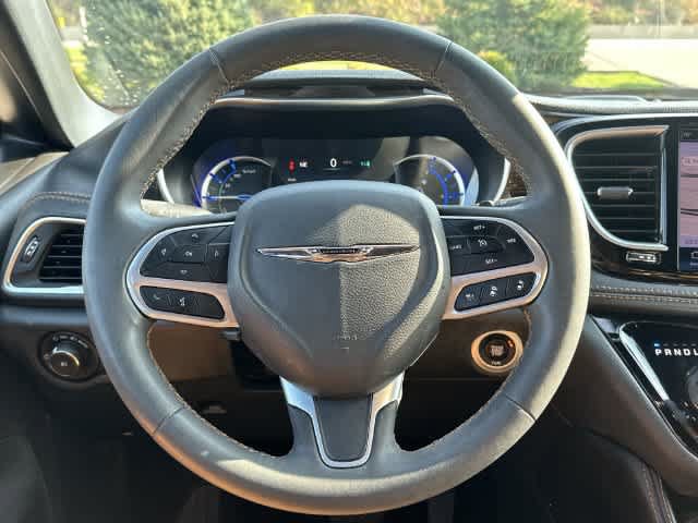 Used 2023 Chrysler Pacifica Pinnacle FWD image 8