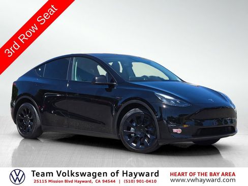 Used 2023 Tesla Model Y Long Range AWD/4WD image 1
