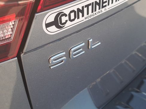 Used 2022 Volkswagen Tiguan SEL R-Line image 8