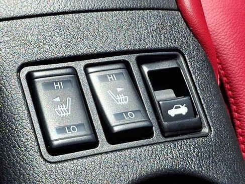 Used 2023 Nissan Z w/ Floor Mat Package (L93) RWD image 17