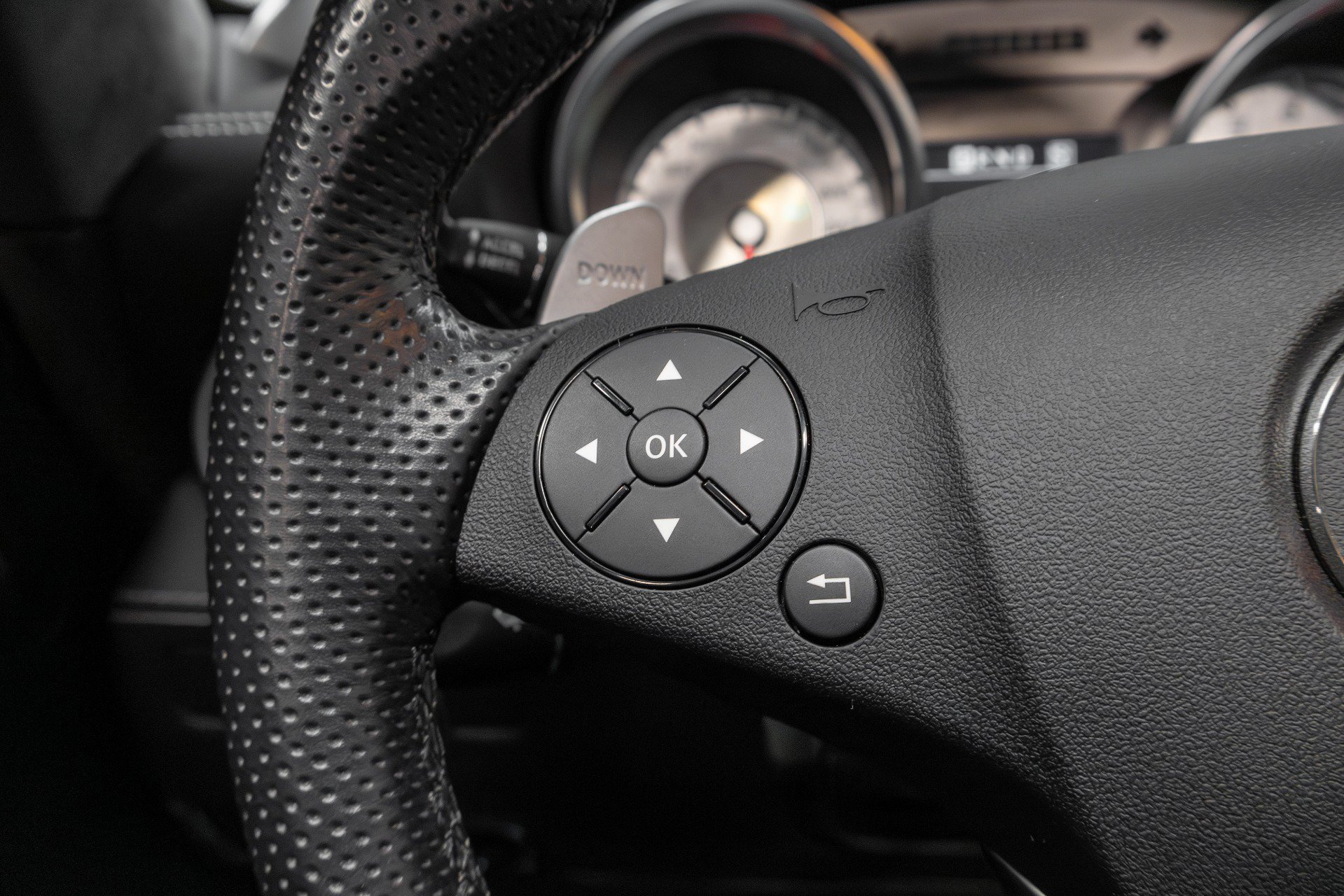 Used 2012 Mercedes-Benz SLS AMG Roadster image 15