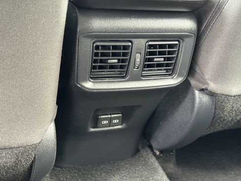 Used 2025 Toyota RAV4 XLE AWD/4WD image 11
