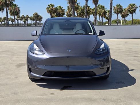 Used 2023 Tesla Model Y Performance AWD/4WD image 3