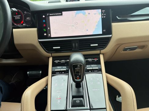 Certified 2023 Porsche Cayenne S AWD/4WD image 12