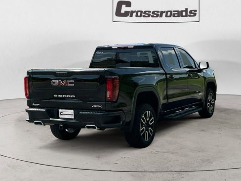Used 2024 GMC Sierra 1500 AT4 w/ Technology Package image 5
