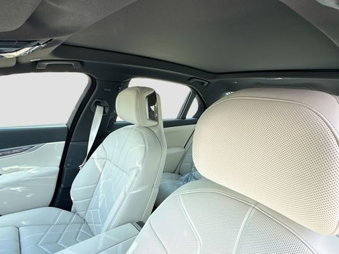 New 2026 BMW i7 eDrive50 w/ Premium Package image 26