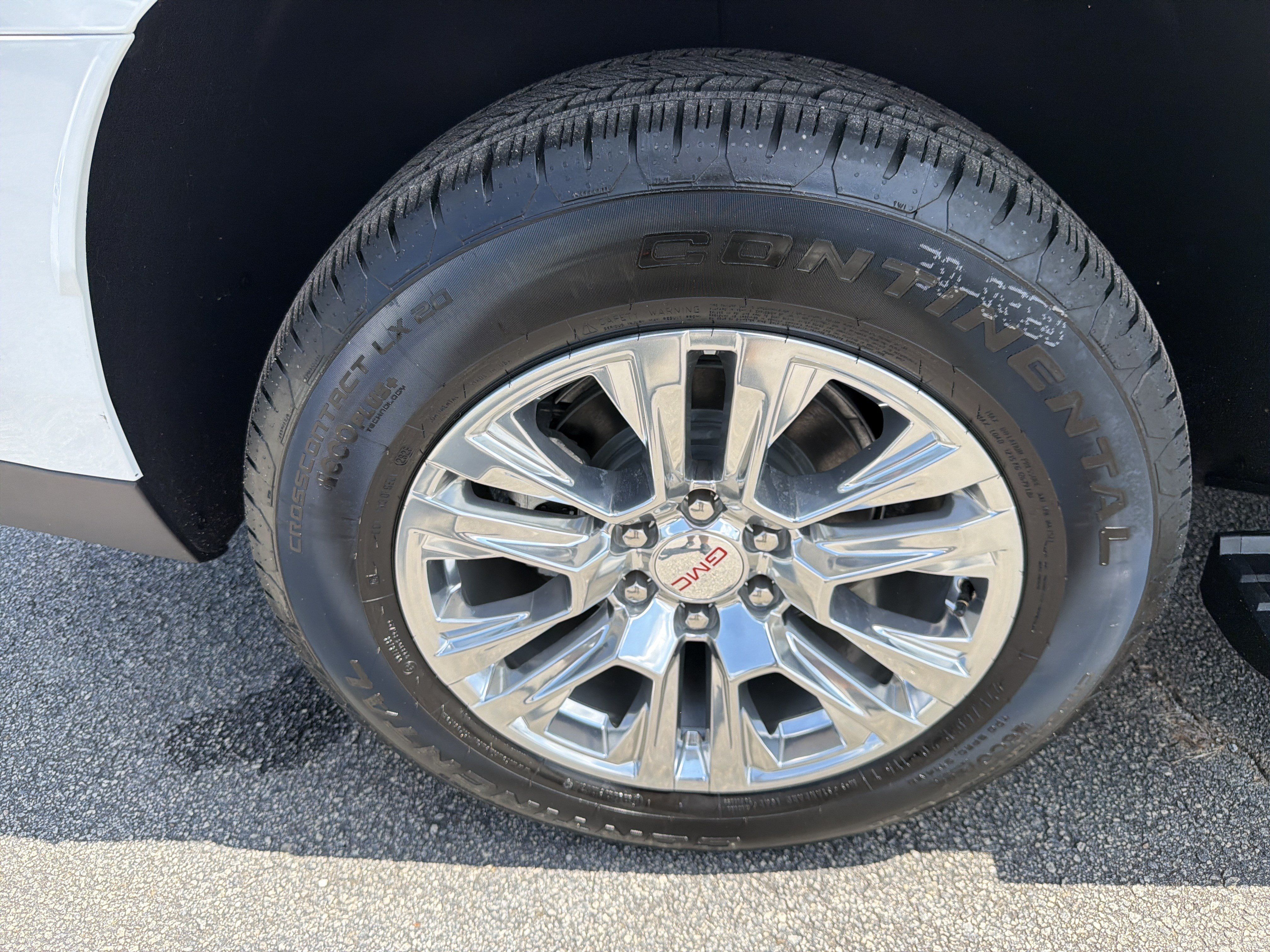 New 2026 GMC Yukon Denali w/ Sun & Power Step Package AWD/4WD image 18