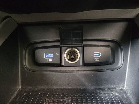 Used 2023 Hyundai Venue SEL FWD image 22
