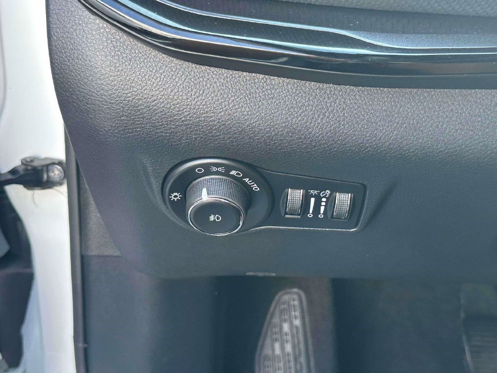 Used 2026 Jeep Compass Limited AWD/4WD image 19