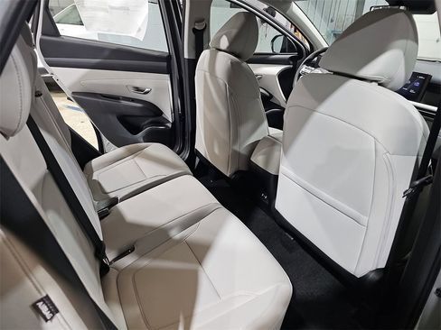 New 2026 Hyundai Tucson SE image 11