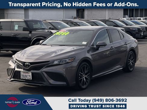 Used 2022 Toyota Camry SE w/ Carpet Mat Package (TMS) FWD image 9